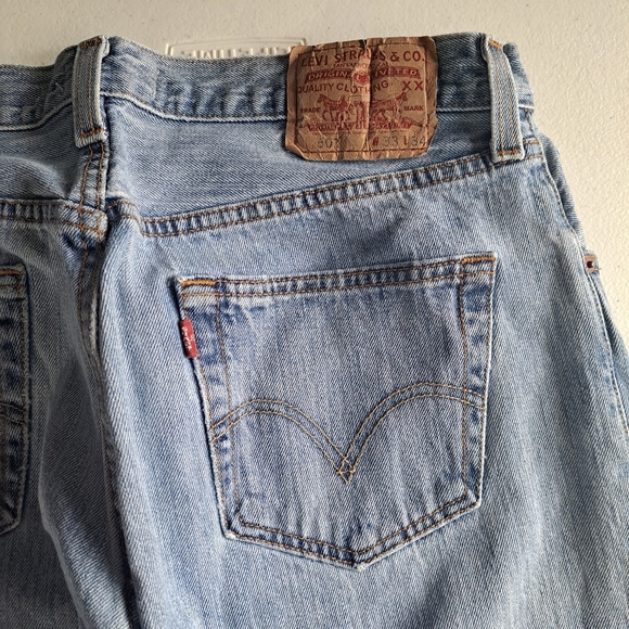 Levi's 501 light wash vintage jeans - Picture 3 of 9